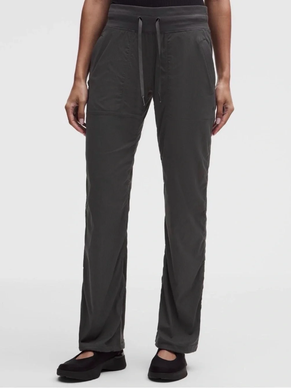 NWOT Lululemon dance studio pants short version